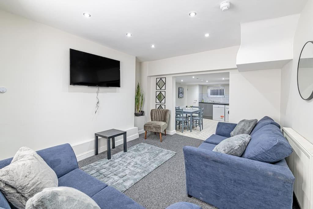 Luxury 5 Bedroom Holiday Home Within Prescot Buitenkant foto