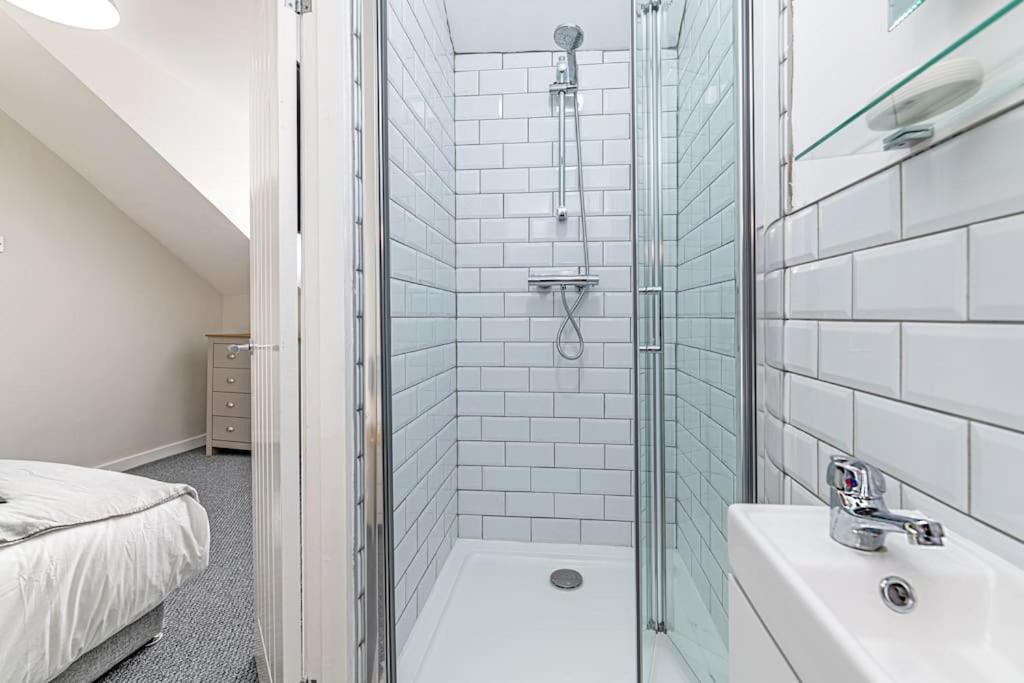 Luxury 5 Bedroom Holiday Home Within Prescot Buitenkant foto
