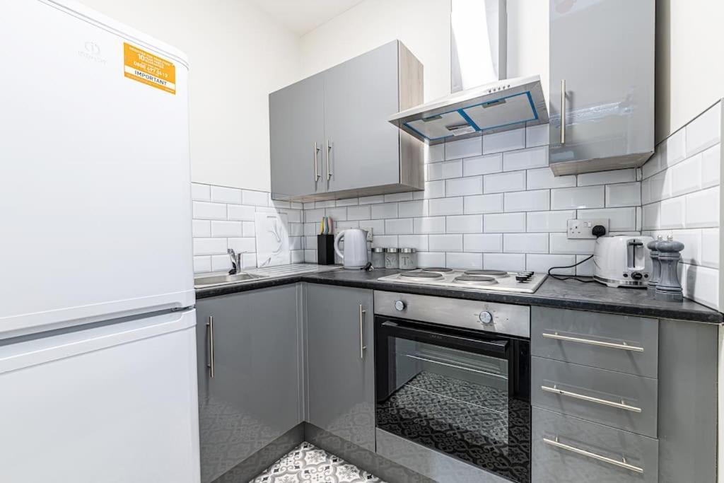 Luxury 5 Bedroom Holiday Home Within Prescot Buitenkant foto