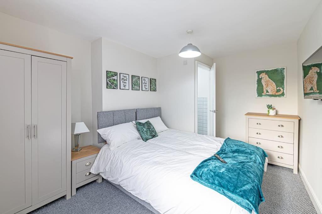 Luxury 5 Bedroom Holiday Home Within Prescot Buitenkant foto